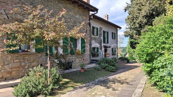 casa indipendente in vendita a Bologna in zona Santo Stefano
