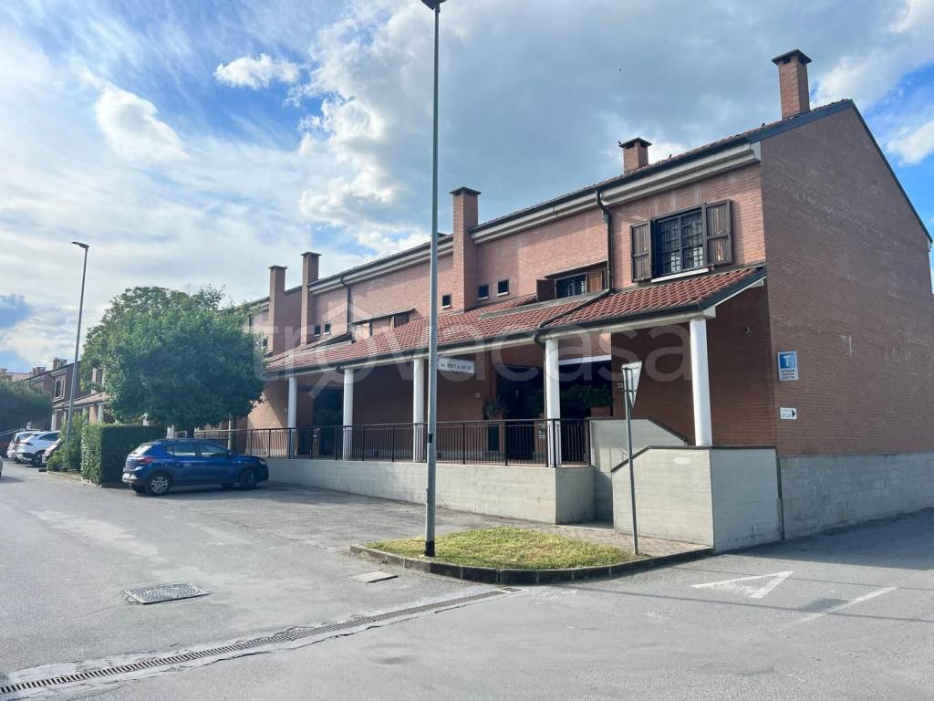 casa indipendente in vendita a Bologna in zona Quartiere Navile