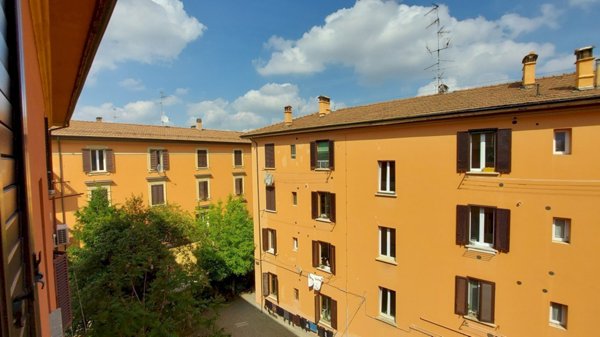 appartamento in vendita a Bologna in zona Andrea Costa