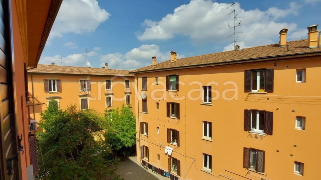 appartamento in vendita a Bologna in zona Andrea Costa