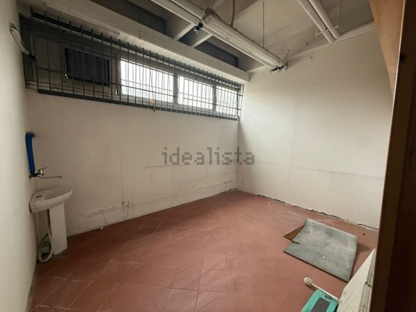 negozio in vendita a Bologna in zona Pilastro