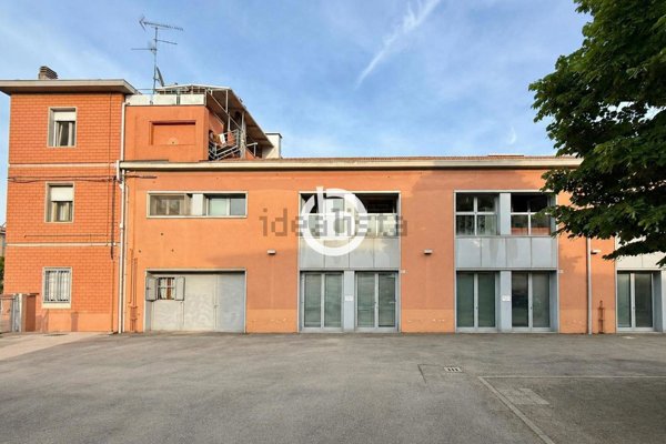 ufficio in vendita a Bologna in zona Quartiere Navile