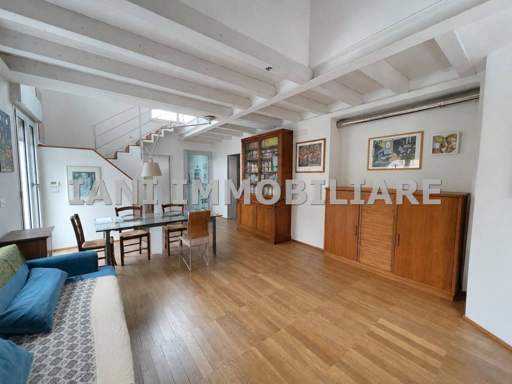appartamento in vendita a Bologna in zona Santo Stefano