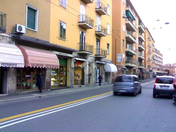 negozio in vendita a Bologna in zona Andrea Costa
