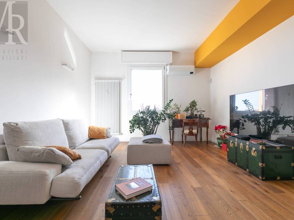 appartamento in vendita a Bologna in zona Santo Stefano
