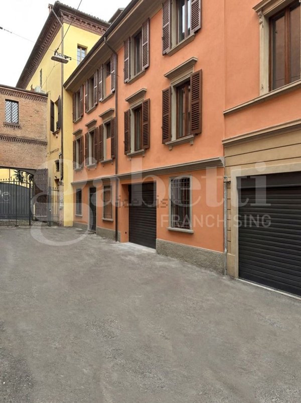 appartamento in vendita a Bologna in zona Centro Storico