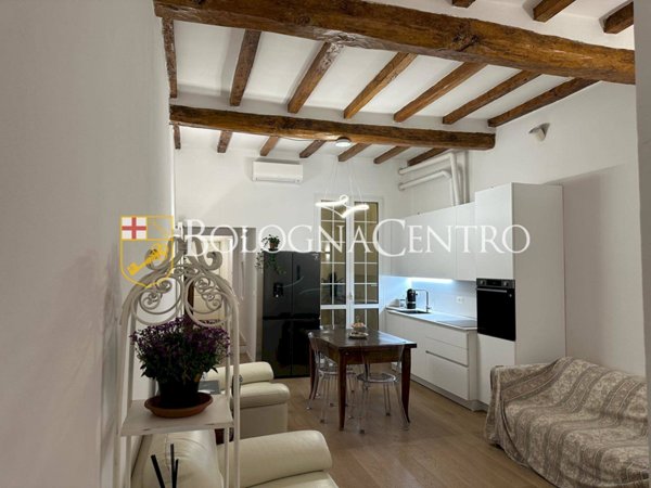 appartamento in vendita a Bologna in zona Santo Stefano