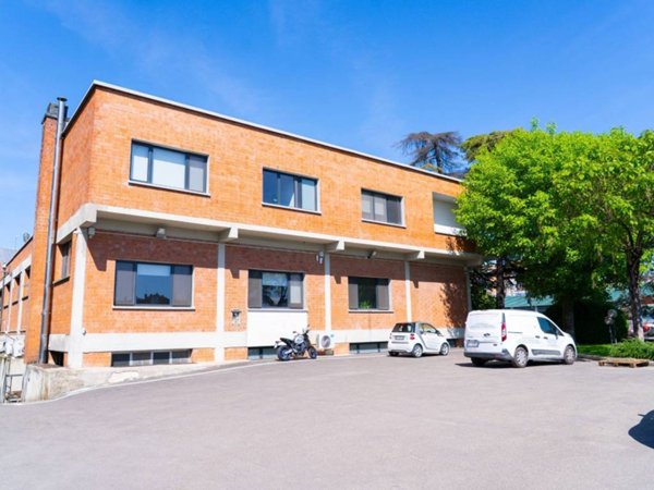 capannone in vendita a Bologna in zona Corticella