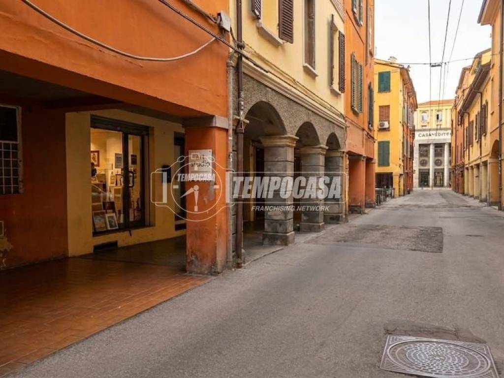 negozio in vendita a Bologna in zona Centro Storico