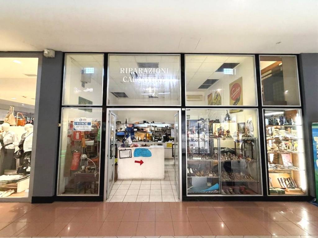 negozio in vendita a Bologna in zona Savena