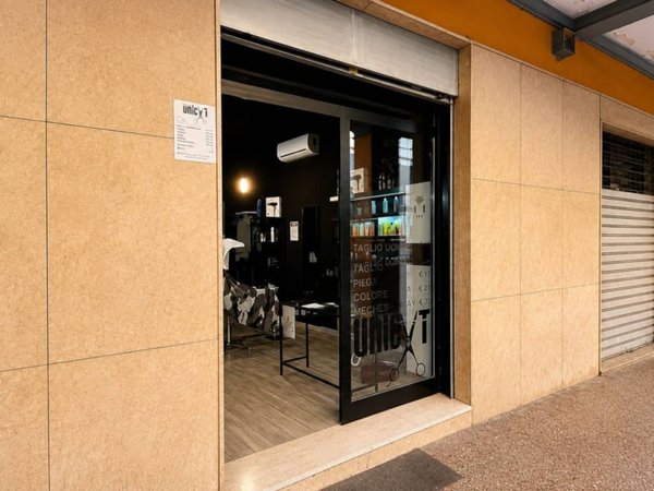 negozio in vendita a Bologna in zona Saragozza