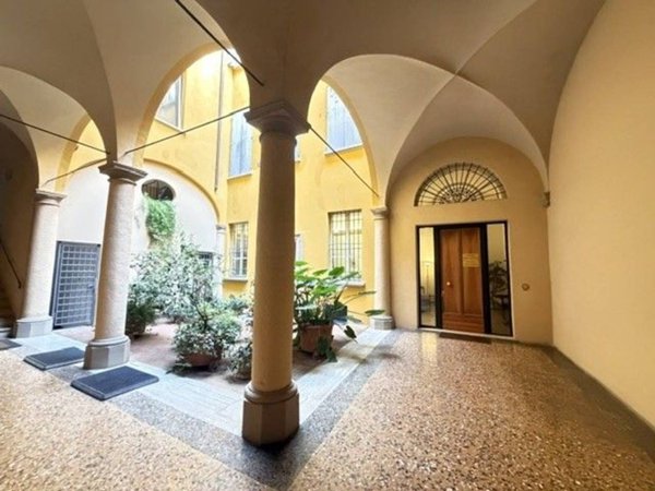 casa indipendente in vendita a Bologna in zona Centro Storico