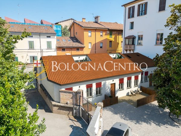casa indipendente in vendita a Bologna in zona San Vitale