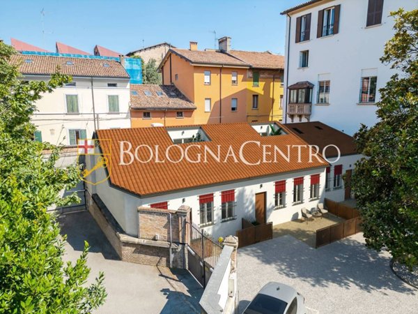 casa indipendente in vendita a Bologna in zona Irnerio