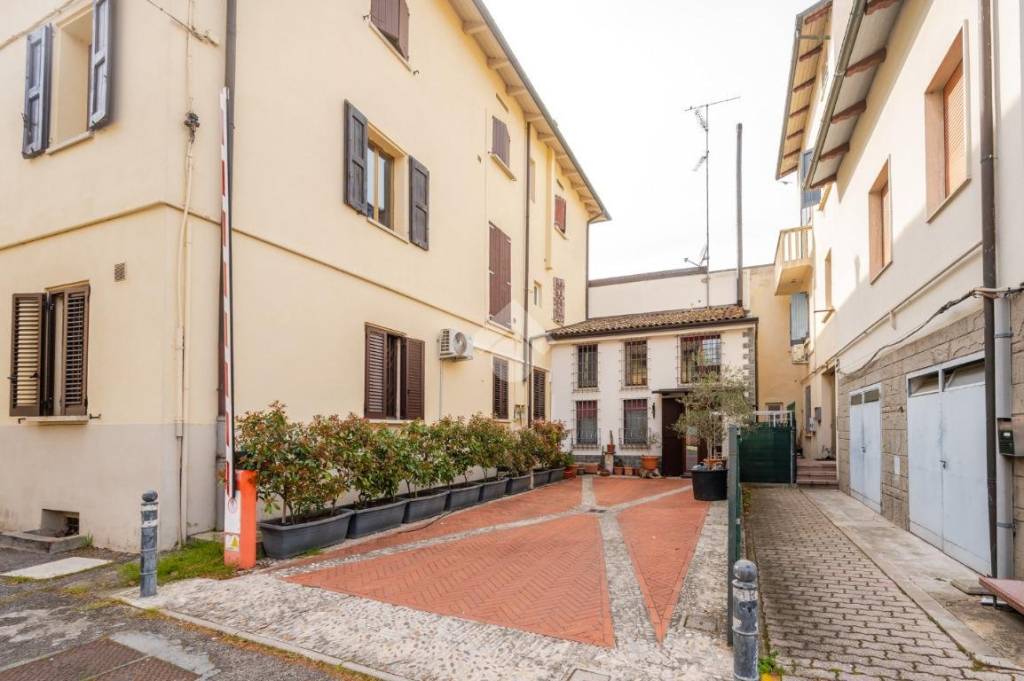casa indipendente in vendita a Bologna in zona Quartiere Porto