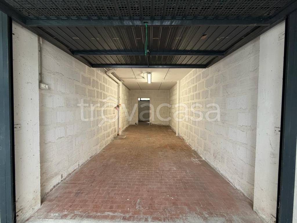 locale di sgombero in vendita a Bologna in zona Corticella