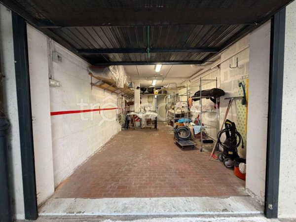 locale di sgombero in vendita a Bologna in zona Corticella
