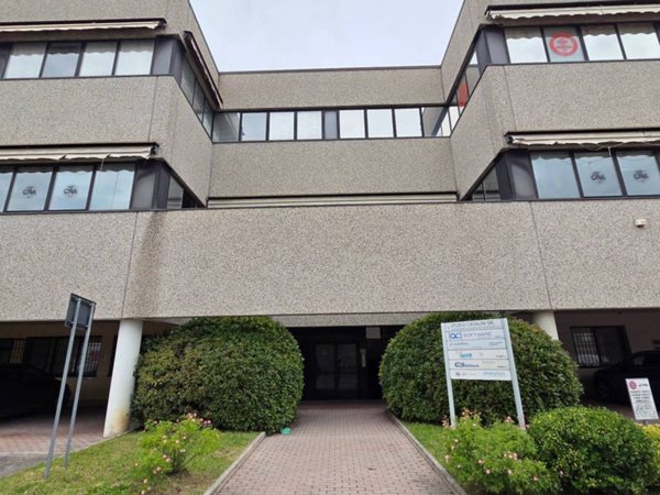 ufficio in vendita a Bologna in zona Savena