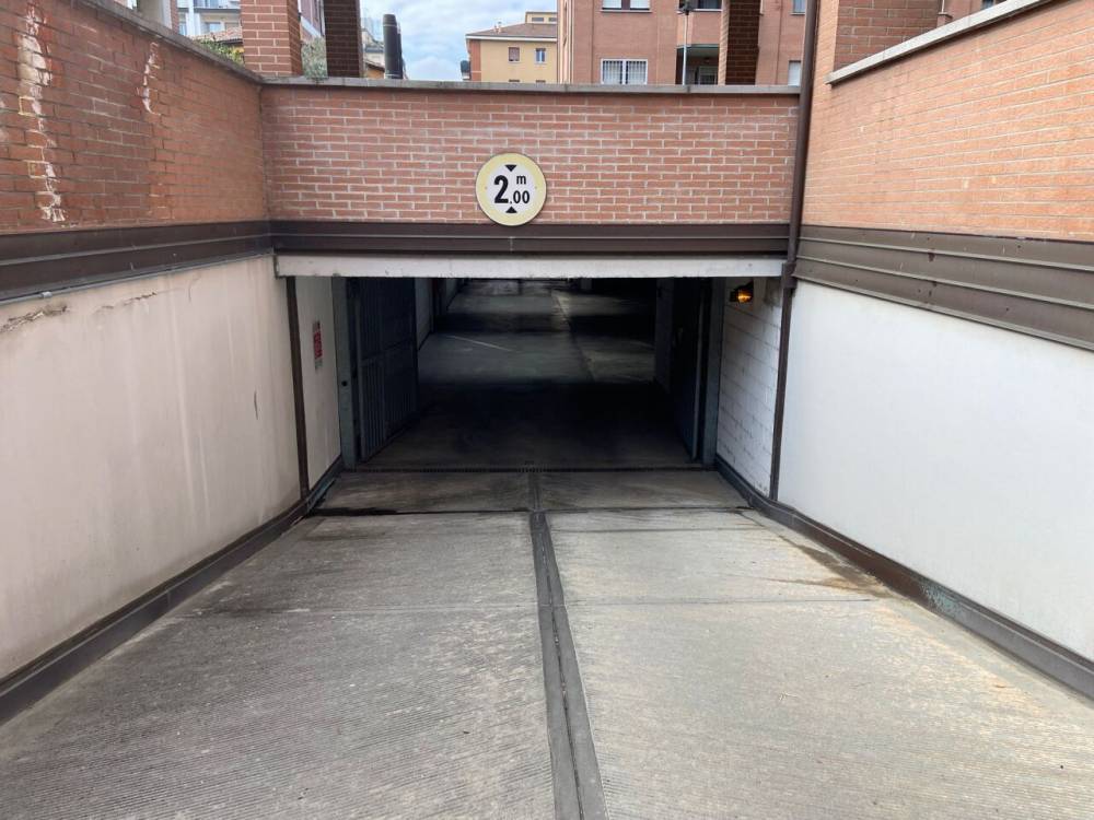 locale di sgombero in vendita a Bologna