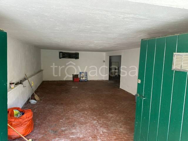 locale commerciale in vendita a Bologna in zona Savena