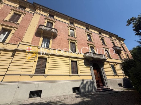 appartamento in vendita a Bologna in zona Santo Stefano