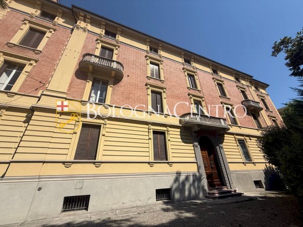 appartamento in vendita a Bologna in zona Santo Stefano