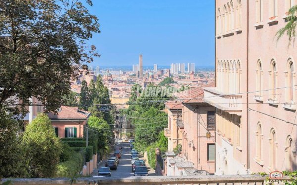 casa indipendente in vendita a Bologna in zona Santo Stefano