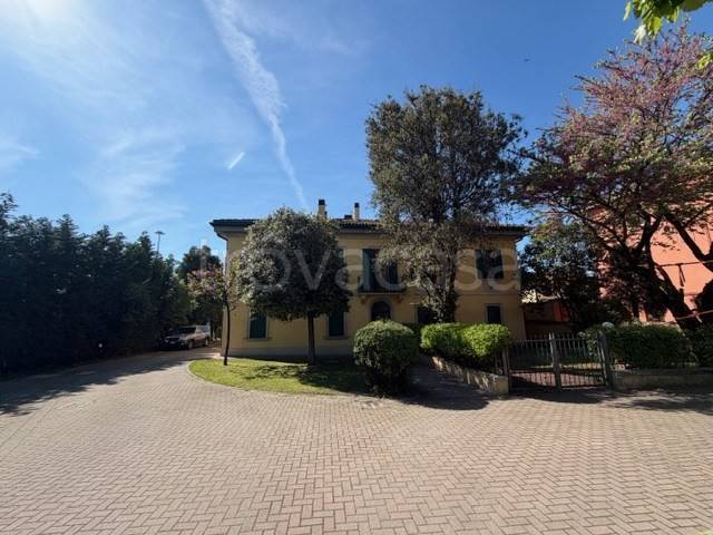 ufficio in vendita a Bologna in zona Quartiere Navile