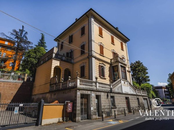 appartamento in vendita a Bologna in zona Santo Stefano