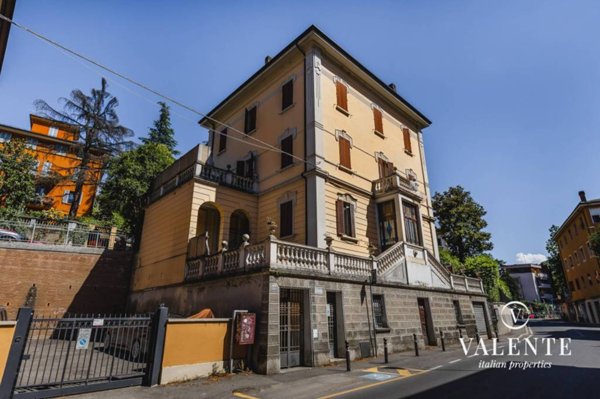 appartamento in vendita a Bologna in zona Santo Stefano