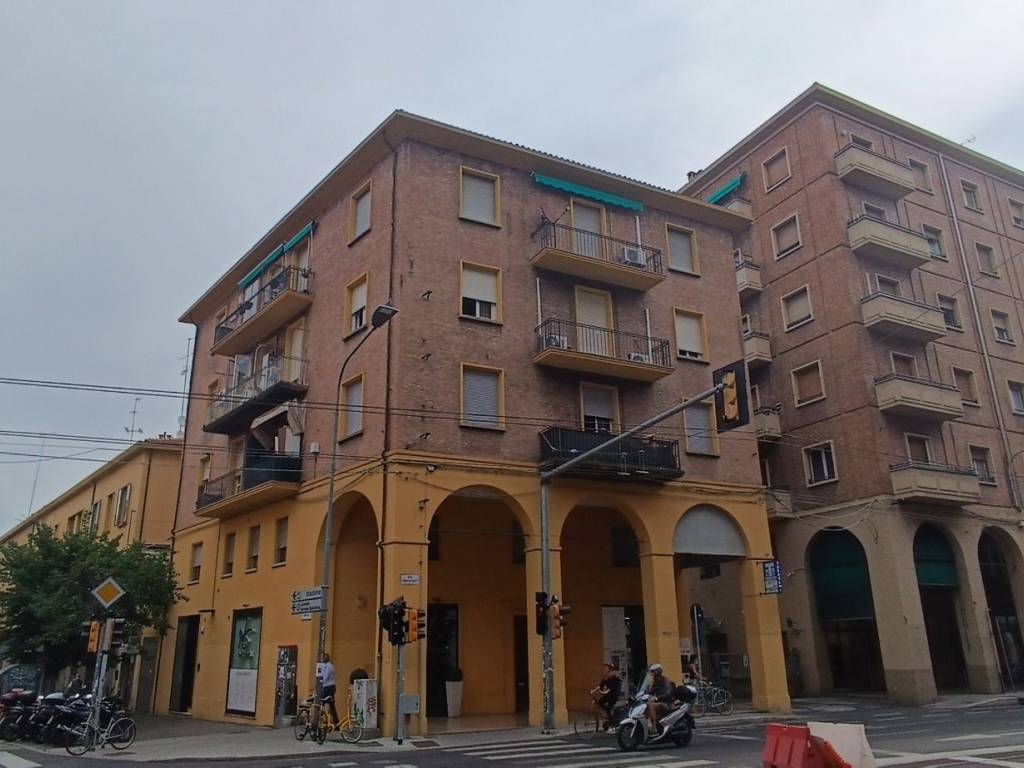 appartamento in vendita a Bologna in zona Saffi
