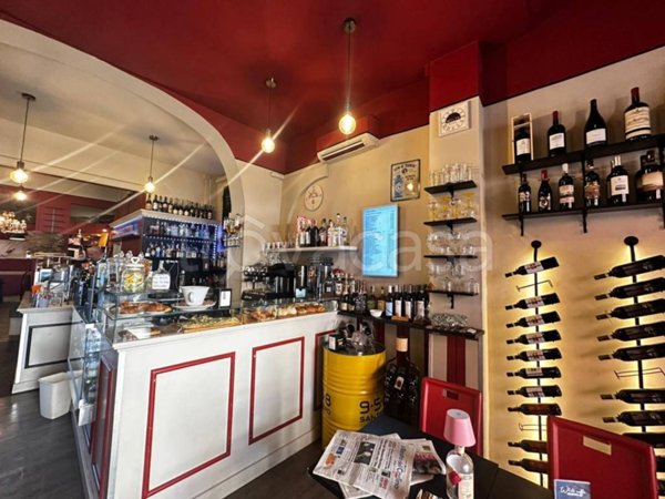 negozio in vendita a Bologna in zona Santo Stefano