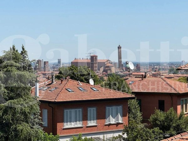appartamento in vendita a Bologna in zona Centro Storico