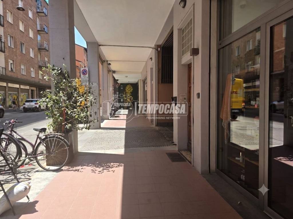 negozio in vendita a Bologna in zona Centro Storico