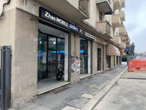locale commerciale in vendita a Bologna in zona San Donato