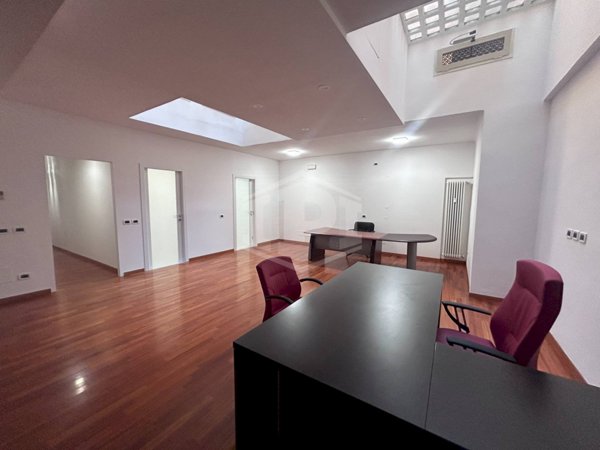 ufficio in vendita a Bologna in zona Centro Storico