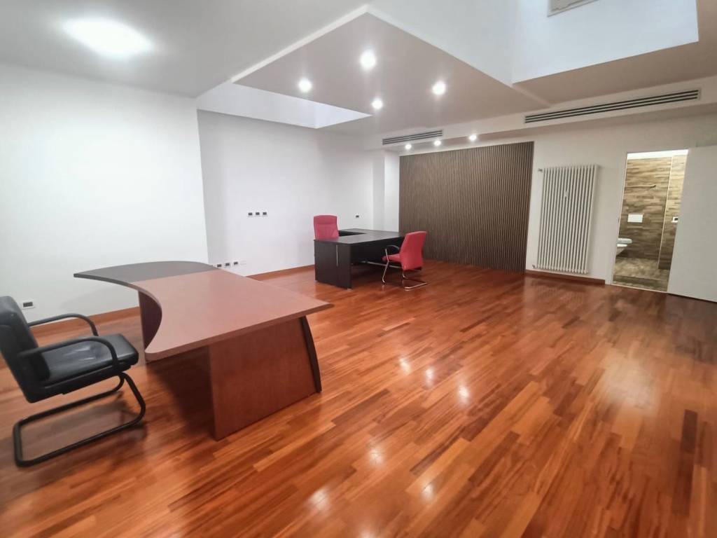 ufficio in vendita a Bologna