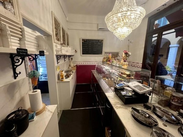 negozio in vendita a Bologna in zona Centro Storico
