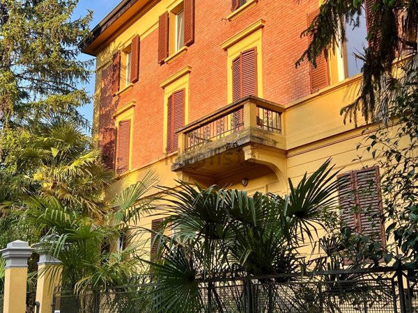 appartamento in vendita a Bologna in zona Saragozza