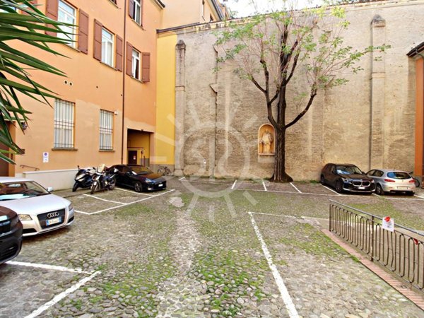 appartamento in vendita a Bologna in zona Quartiere Porto