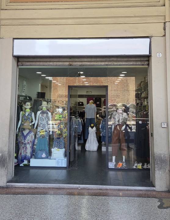 negozio in vendita a Bologna in zona San Vitale