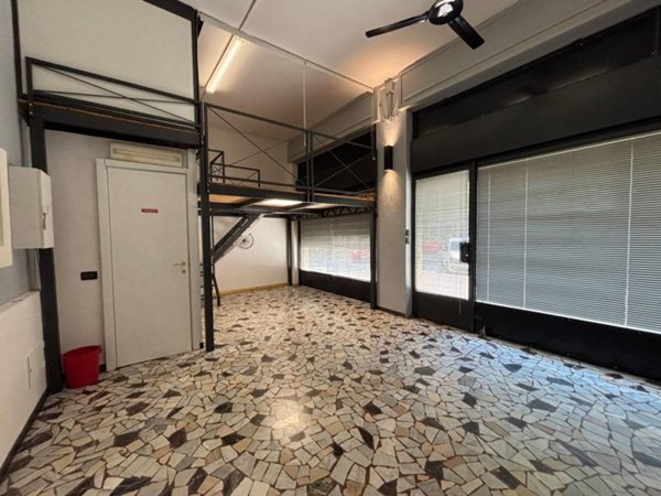 negozio in vendita a Bologna in zona San Donato