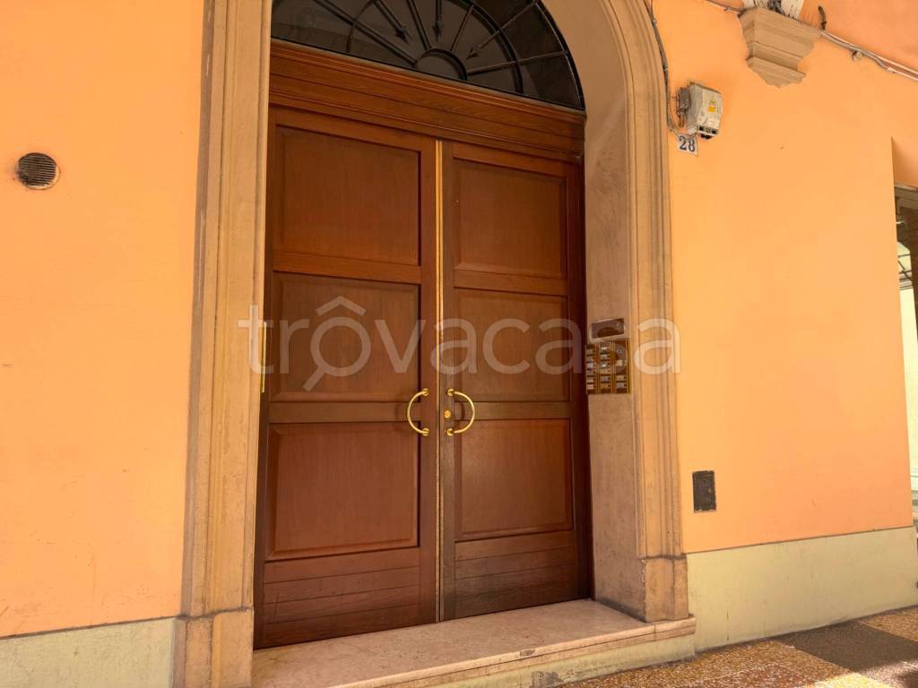 locale commerciale in vendita a Bologna in zona Centro Storico