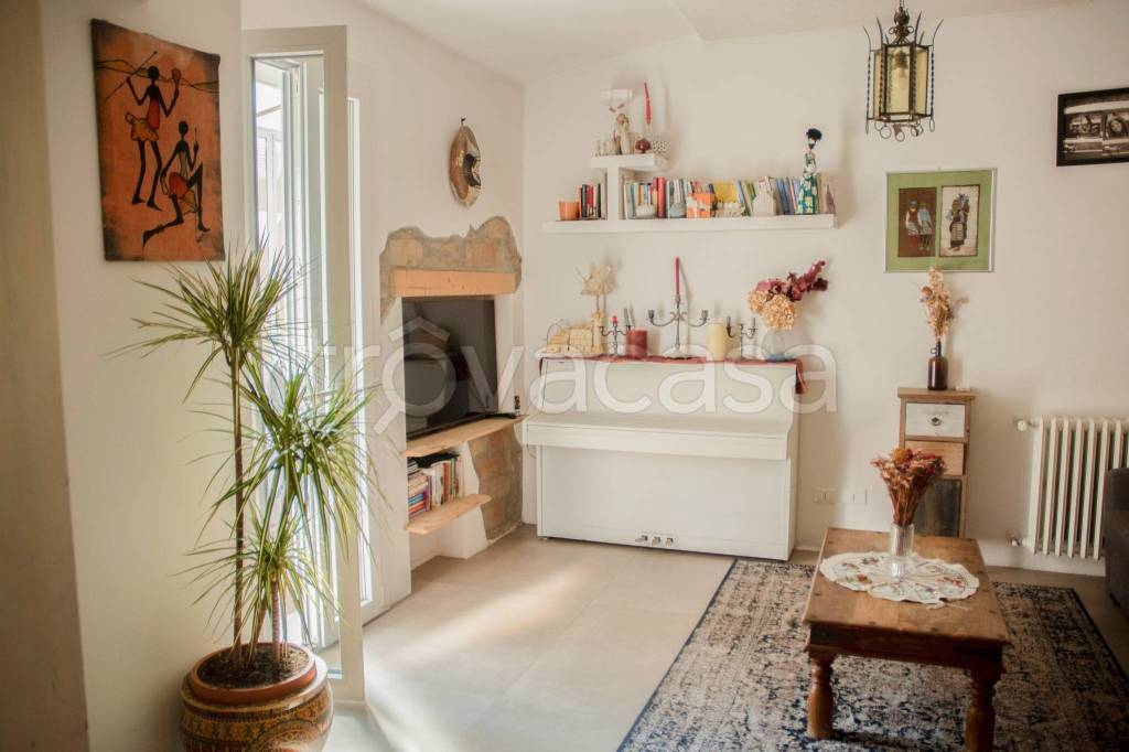 appartamento in vendita a Bologna in zona Santo Stefano
