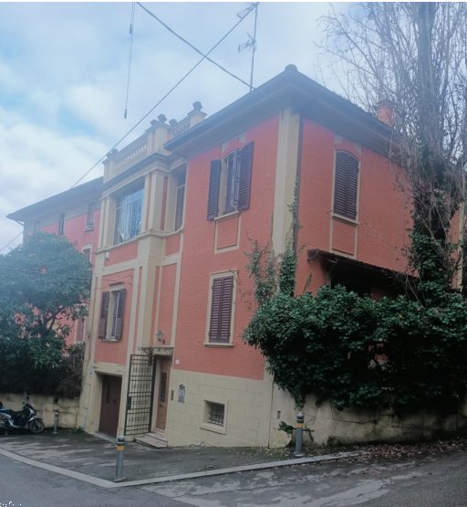 casa indipendente in vendita a Bologna