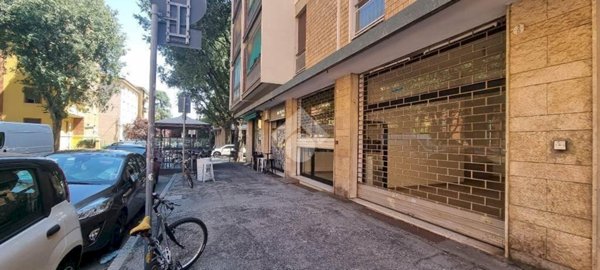 negozio in vendita a Bologna in zona Murri