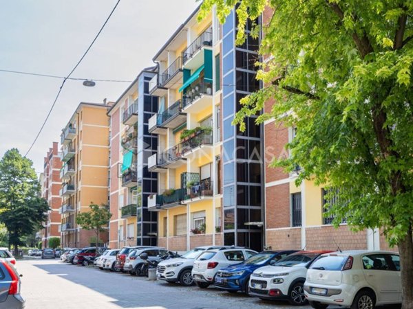 appartamento in vendita a Bologna in zona Saragozza