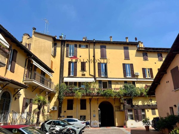 ufficio in vendita a Bologna in zona Santo Stefano