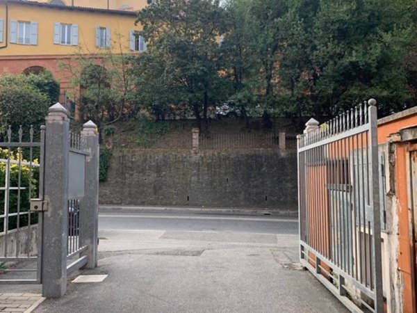 appartamento in vendita a Bologna in zona Saragozza