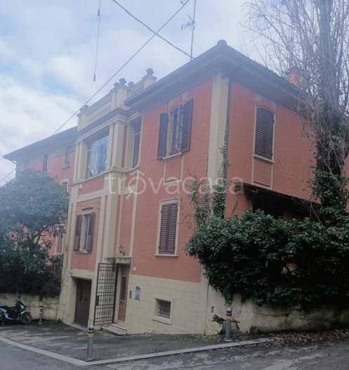 casa indipendente in vendita a Bologna in zona Saragozza